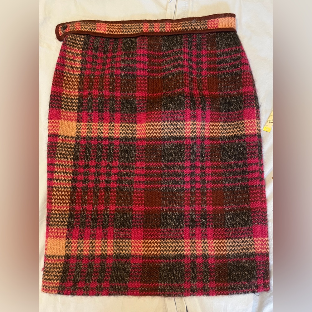 EUC vintage Missoni pencil skirt